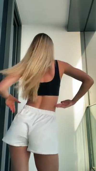 Sie ist einfach so hübsch