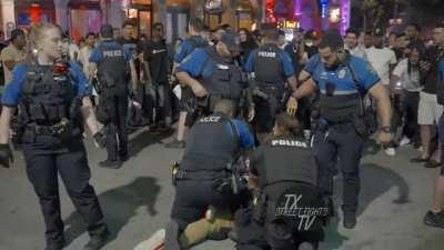 Austin police officers has issues arresting a big guy, end up punching him in the face repeatedly and tasing him