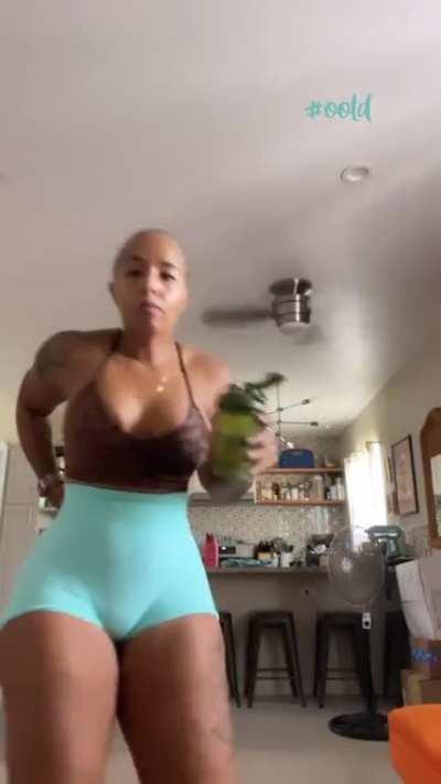 That thang PHAT 🤤