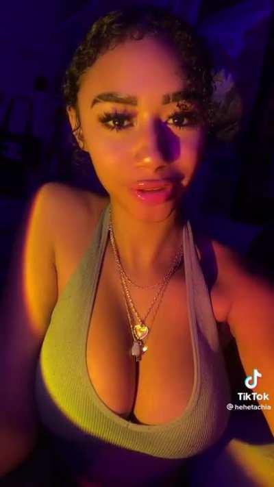 @hehetachia on tt i got her stuff w proof hmu