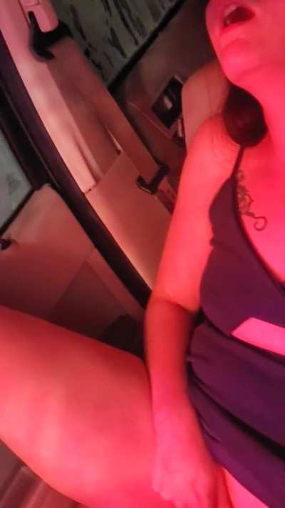 Car is getting clean while I’m getting dirty 