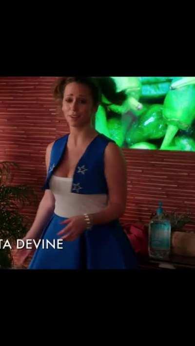 Jennifer Love Hewitt - Cheerleader Outfit