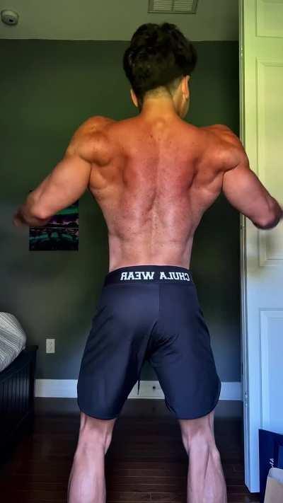 1 day out from 2nd MP show, pre tan and carb up. 21yo, 5’6, 145.5lbs