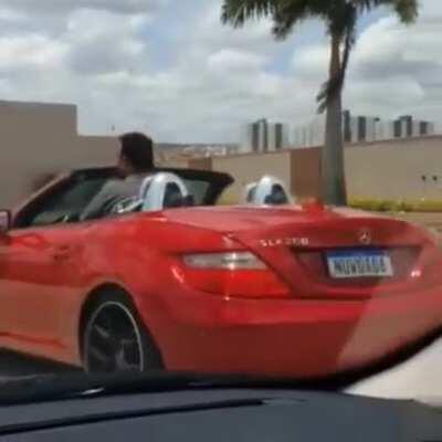 O curioso caso do cara que comprou o carro via internet. Parte 1/2