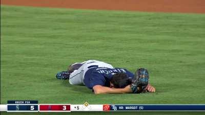 [Highlight] Yusei Kikuchi gets hurt on comebacker.