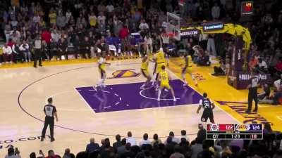 [Highlight] Christian Wood crucial block in overtime