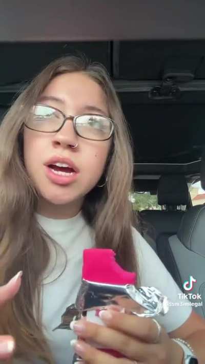 Tiktoker eating straight fondant 🤮