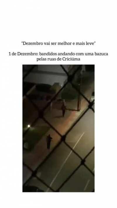 O cara tá usando cheat code na vida real