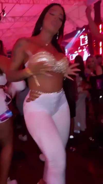 Jiggle in that ass