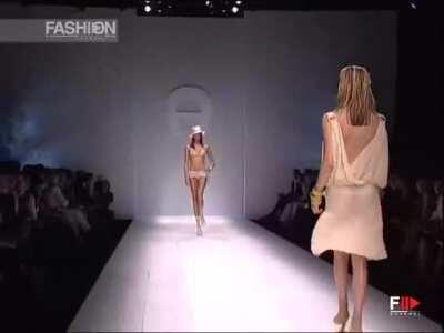 Djosefin Maurer Boob‘s are too big for this Shirt