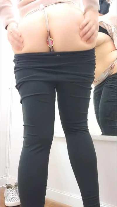 Come find me in the fitting room 😈