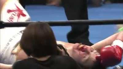 Kaew Fairtex flooring and knocking out his opponents with powerful strikes