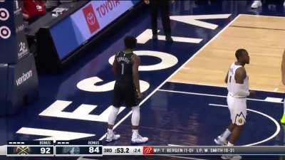 [Highlight] Anthony Edwards throws down the hammer!