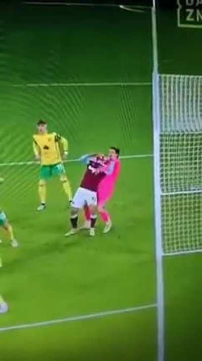 Krul's foul on Vlasic