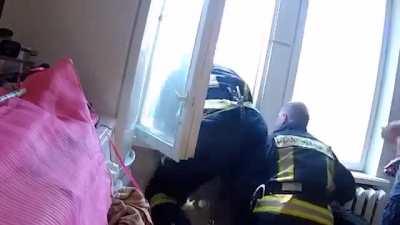 Firefighter catches a suicider mid-air