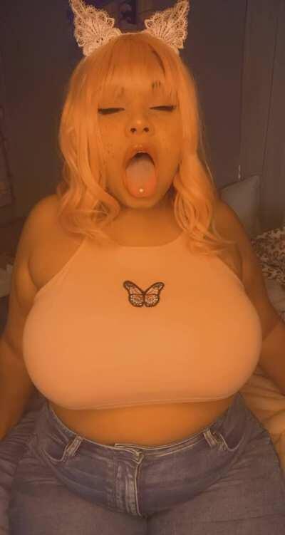 Feeling like a cute little cum bucket 🥰