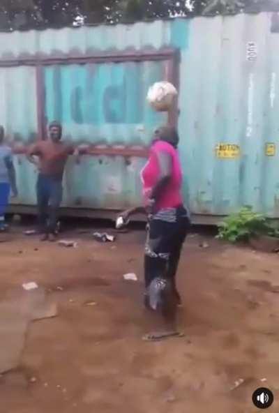 Mama Africa: there are wonders. Hate to these skills wasted