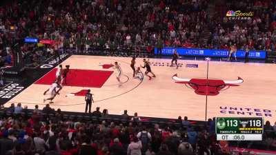 [Highlight] Bulls clinch the game in OT with 2 steals on ATO possessions, from Caruso and Patrick Williams