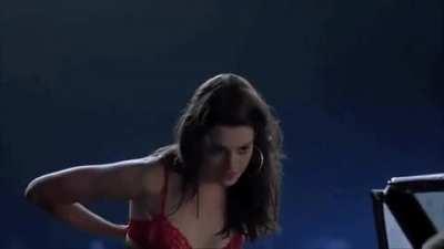 Anne Hathaway when you get home from college👀