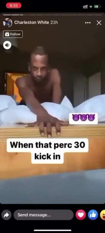 someone needa take this nigga phone😭😭