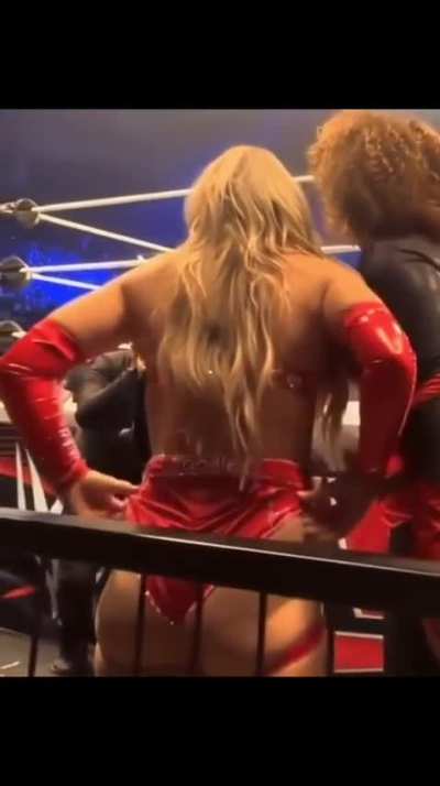 Tiffany Stratton (fancam)