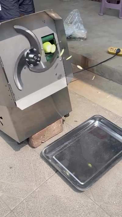 Shutter speed creating an invisible cutting illusion