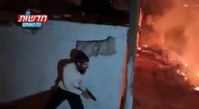 مستوطنون صهاينة يطلقون النار على شبان فلسطينيين في حي الشيخ جراح في القدس