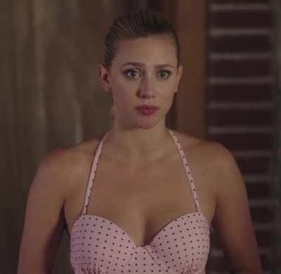 Lili Reinhart