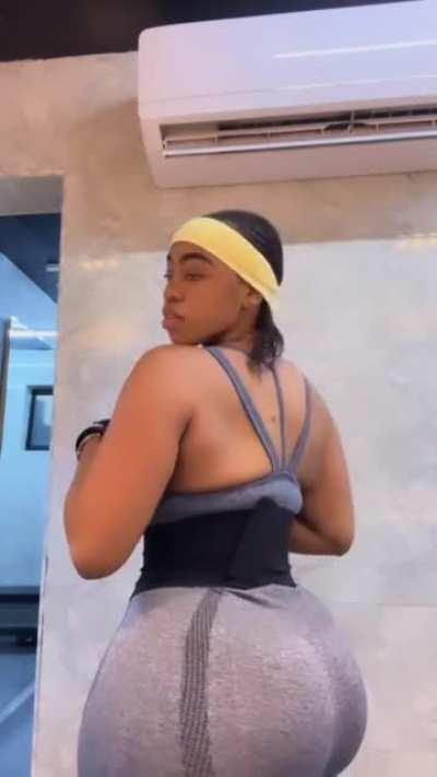 exercising is good for the chest😏😃