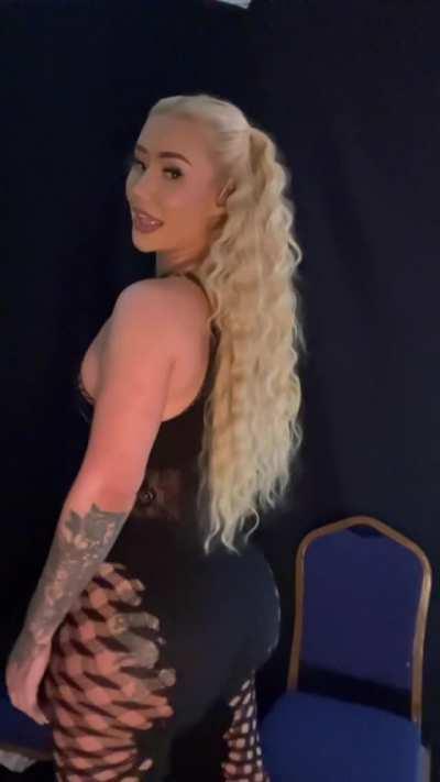 Love Iggy’s giant ass