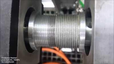 Extremely fast cable-driven parallel robot