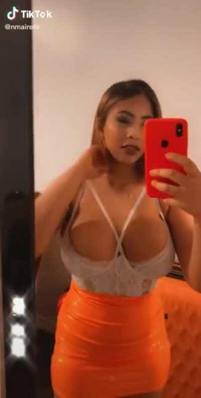 @nmaireliz #massivetits