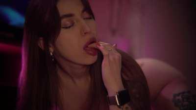 Such sweet fingers, I'm drooling