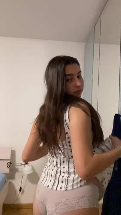 would you fuck me on the first date? be honest😊