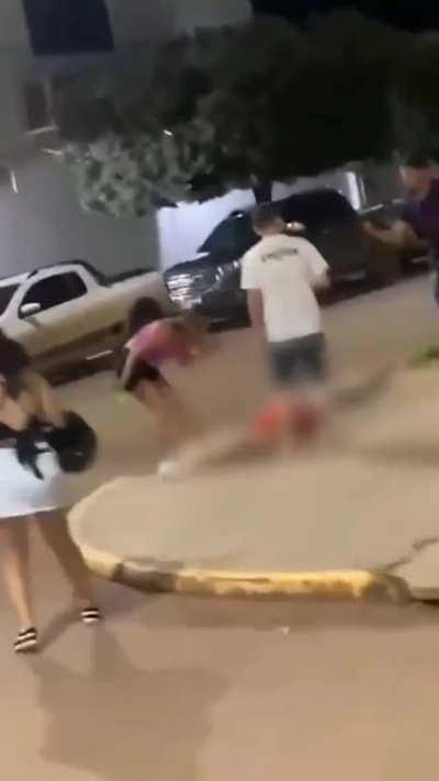 dont try to fight with a cop in Brazil