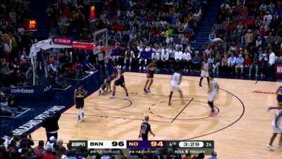 [Highlight] Claxton grabs the offensive rebound and dunks all over Alvarado