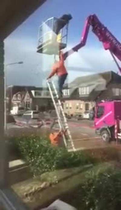 DBS using the ladder like that and ignoring safety!