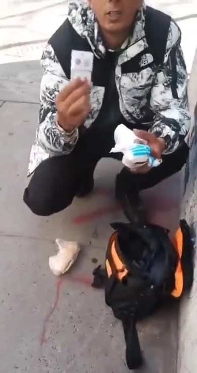 Simpatizantes de Cristina le llevaron provisiones escenciales para que pueda soportar su detención en prisión domiciliaria.