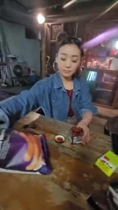 2.200.000 Scoville is nothing for the spicy beauty from Bhutan