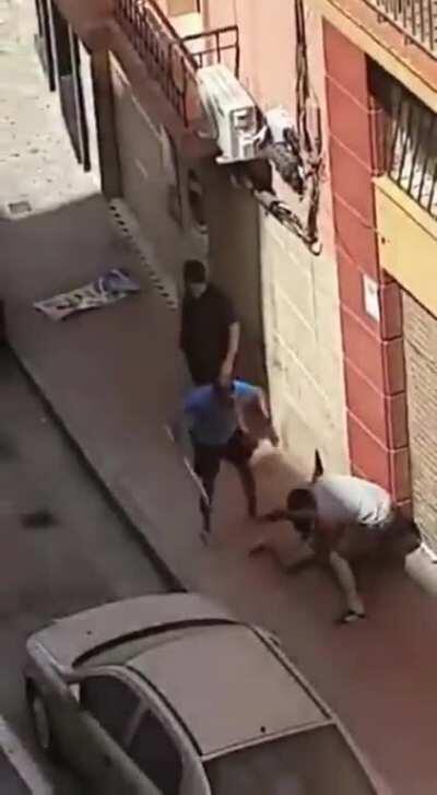 Man break s shop front and attacks kid, proceeds to get what he deserves
