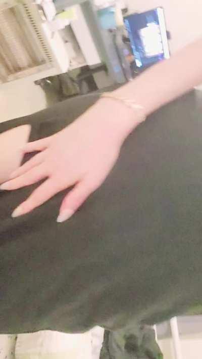 Do you like small clitty girls 🙈💗🦋