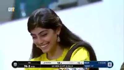 Raunak hai maidaan mein