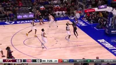 [Highlight] Jaden Ivy takes flight and the commentator loses it.