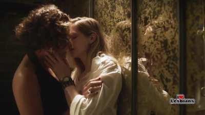 Camila Pitanga & Elisa Volpatto (Aruanas - s02e03)