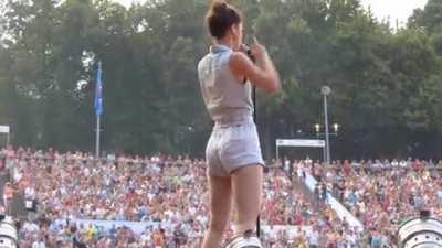 ihr Arsch ist einfach so geill 😍😍