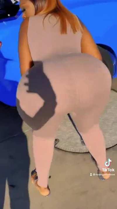 SKYLAR BANKS WITH YOUTUBER NOAHGOTFAME PT.2 🍑