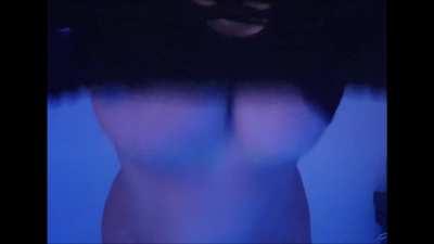 Big Tits Dropping! 😊