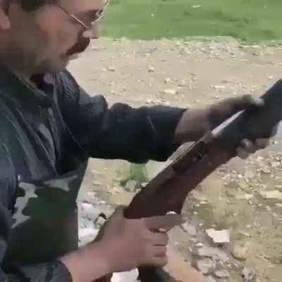 Wha? Did I just see a pump/semi/full-auto shotty?