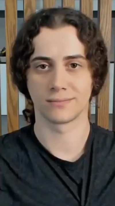 Diamond Tema gülüş atıyor