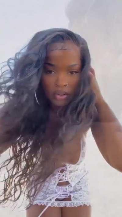 You like her beach wear? @babydoll_forbes